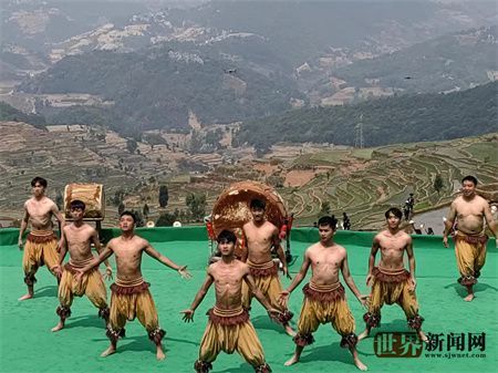 云南红河县举行“开秧门”暨“仰阿娜”文化旅游节